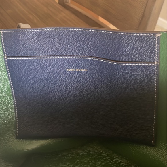 Tory Burch Perry Reversible Color-Block Large Tote - Picture 6 of 11